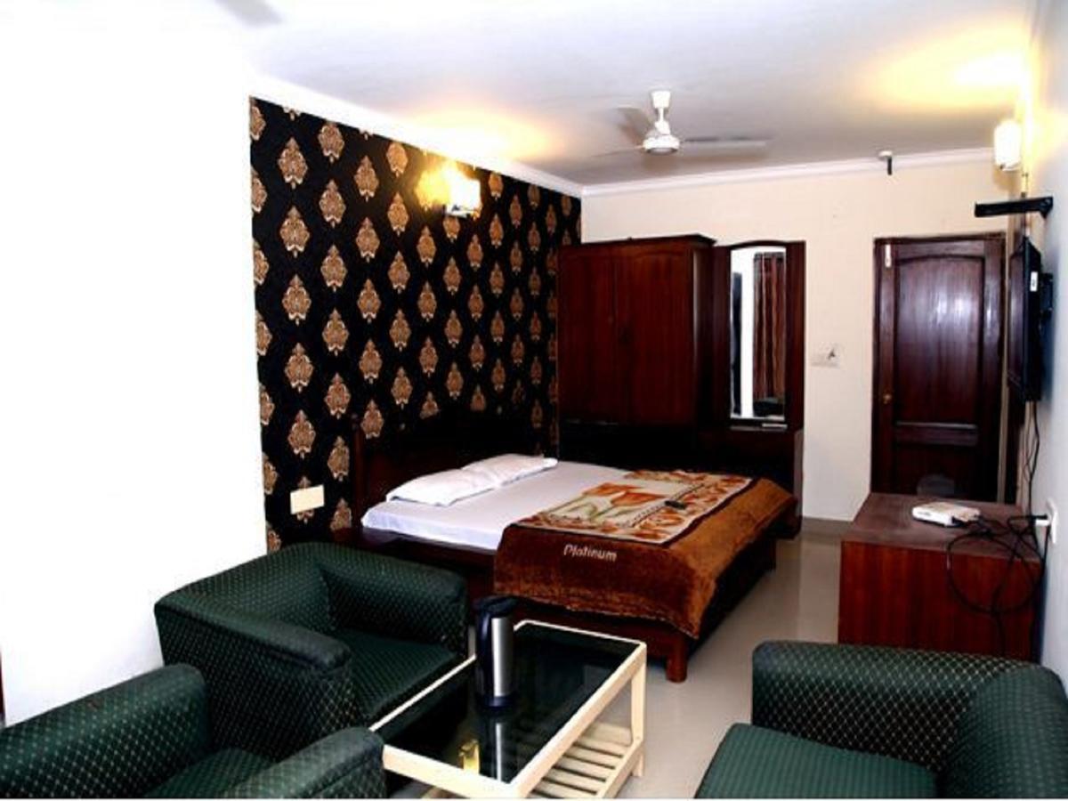 Hotel Haryana Chandīgarh Esterno foto